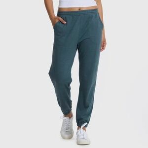 Vuori Boyfriend DreamKnit 7/8 Length Joggers Sweatpant Green Heather Size S